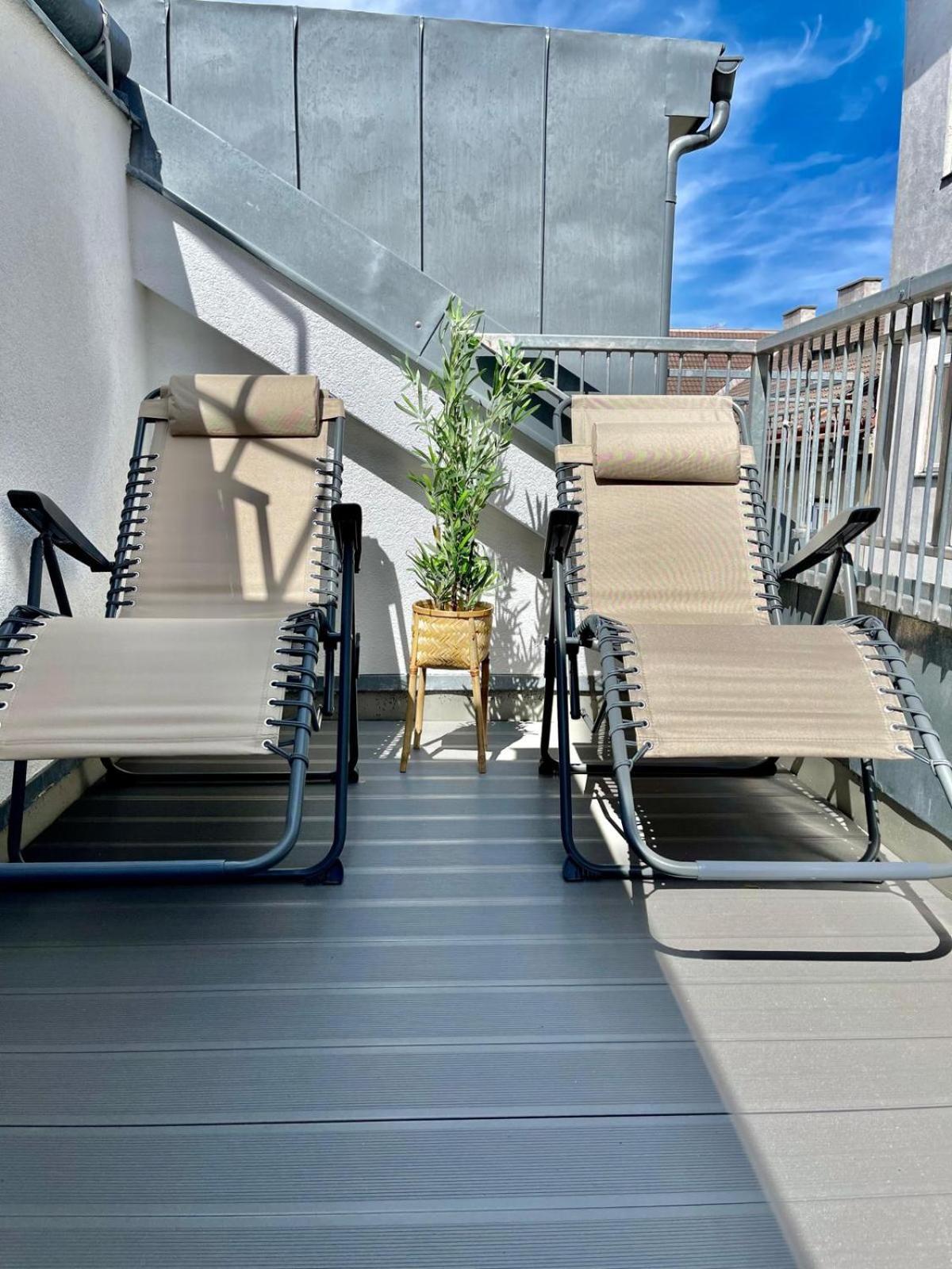Apartment With Balcony Near Augarten Viena Exterior foto
